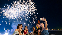 Show diễn pháo hoa và nghệ thuật thể thao mạo hiểm sẽ trở lại Thị trấn Hoàng Hôn tháng 11 này