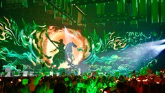 Giữa Mạc Tư Khoa nghe “Tre xanh, xanh tự bao giờ…”