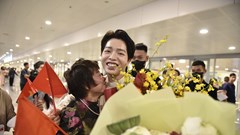 Mẹ ca sĩ Đức Phúc chia sẻ khoảnh khắc xúc động tại Intervision 2025