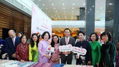 “Nhà ngoại giao nữ với Áo dài Việt”: Lan tỏa bản sắc, bồi đắp sức mạnh mềm văn hóa