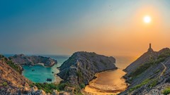 Hải đăng Long Châu: Trăm năm soi sáng biển trời Đông Bắc