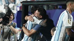 HLV Scaloni “cạn lời” với Messi
