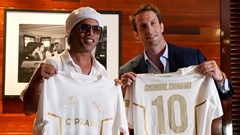 Ronaldinho tái xuất sân cỏ ở tuổi 46, ký hợp đồng với một đội bóng Serie C