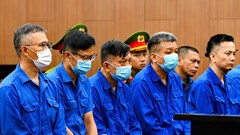 Cựu Thứ trưởng Nguyễn Bá Hoan lĩnh 12 năm tù, nộp và bị thu giữ 20,8 tỉ đồng