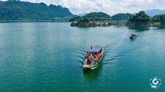 Phú Thọ đón 350.000 lượt khách, doanh thu du lịch ước đạt 370 tỉ đồng