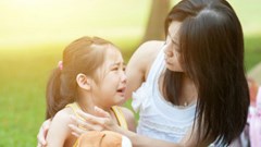 Con gái bị bạn bắt nạt và màn phản công của người mẹ: Cha mẹ dám đứng lên bảo vệ con cái chính là chỗ dựa cả đời của chúng
