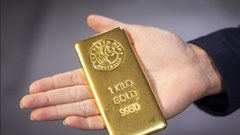 Giá vàng tăng mạnh sau khi Fed hạ lãi suất