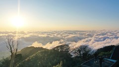 Phia Oắc mùa lạnh: Vương quốc băng giữa lòng Cao Bằng