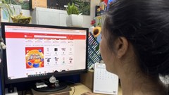Người Việt “chốt đơn” online, chuộng hàng nội