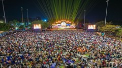 “Biển người” đổ về núi Bà Đen, Tây Ninh đón gần 400.000 khách dịp Tết