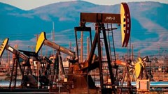 Giá dầu thế giới vượt 100USD