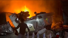 Xe ben và ôtô đầu kéo chở hạt điều bốc cháy dữ dội sau va chạm