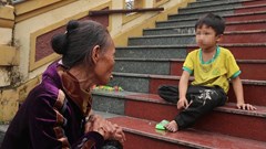 Người bố lĩnh án chung thân, mẹ già 70 tuổi gồng gánh nuôi 3 cháu nhỏ