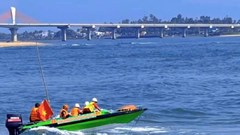 Để dép và thư tuyệt mệnh trên cầu, chiêu trò tinh vi của hai thiếu niên trộm cắp