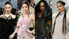 Blackpink và “cơn sóng” điêu khắc cơ thể làm chủ thảm xanh Met Gala 2026