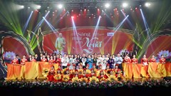 Báo chí dành lời khen cho chương trình nghệ thuật “Sáng mãi tên Người” 