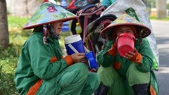 Thời tiết nắng nóng, nên uống bao nhiêu nước mỗi ngày là đủ?