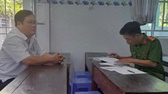 Đánh nam sinh bầm lưng vì gỡ miếng lót ghế, thầy giáo bị phạt 7 triệu đồng