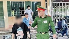Bị rết cắn vẫn cố thi lớp 10, nữ sinh phải cấp cứu