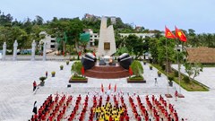 Đoàn tàu không số: Từ Bến K15 đến bản hùng ca thống nhất non sông