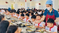 Công khai bữa ăn học đường, siết chặt an toàn thực phẩm trước năm học mới