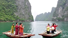 Hát giao duyên - nét văn hóa đặc sắc tại làng chài Cửa Vạn trên Vịnh Hạ Long