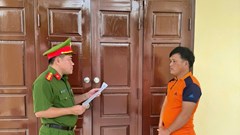 Chở thuê khí cười, bị khởi tố về tội “Vận chuyển hàng cấm”
