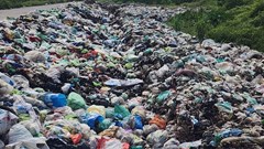 Vì sao thực trạng rác thải nông thôn “lộ thiên” lại đáng báo động?
