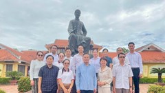 Đoàn giáo viên và học sinh của tỉnh Bolikhamxay thăm các di tích tại Hà Tĩnh  ​