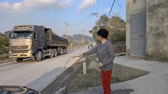 Ninh Bình: “Binh đoàn” xe tải đày ải tuyến đường gom cao tốc