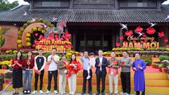 Ninh Bình đón du khách “xông đất” đầu Xuân Bính Ngọ