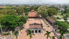 Chiêm ngưỡng báu vật nghìn năm ở đền Thánh Nguyễn