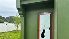 Ninh Bình: Trung tâm Thể thao 45 tỉ đồng vừa khánh thành đã nhếch nhác