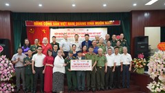 Xúc động đón nhận hồ sơ chứng tích chiến tranh