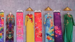 Chiêm ngưỡng những thiết kế áo dài đắt giá nhất Việt Nam 