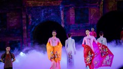 NTK Vũ Thảo Giang tái hiện lịch sử vàng song với BST “Thuỵ vũ nghênh hy”