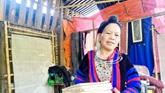 Những nghệ nhân nặng lòng với nghề truyền thống