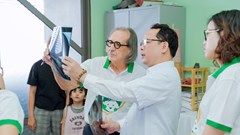 “Thiện Nhân và những người bạn” tiếp tục hành trình phẫu thuật cho trẻ khuyết tật