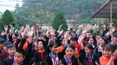 Khơi mở cánh cửa tri thức cho trẻ em vùng cao