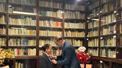 Trao tặng Huân chương Hiệp sĩ Cành cọ  Hàn lâm của Nhà nước Pháp cho TS.Trần Hữu Sơn