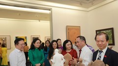 Trưng bày 60 tác phẩm nghệ thuật tạo hình đặc sắc về Chủ tịch Hồ Chí Minh