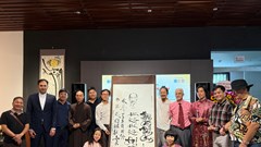 Đặc sắc triển lãm “Thơ Chủ tịch Hồ Chí Minh qua nét chữ sắc màu” 