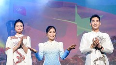 Độc đáo bộ sưu tập “Vì hoà bình” của NTK Đỗ Như Quỳnh