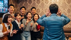 Karaoke và “oan gia” ngõ hẹp 