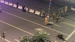 Tạm giữ hình sự để điều tra hành vi giết người với hai đối tượng tông xe vào cảnh sát cơ động