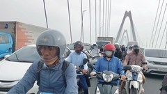 Cầu Nhật Tân ùn tắc “kỷ lục”