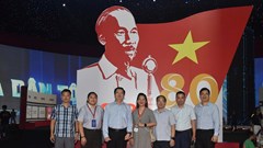  Phó Thủ tướng Mai Văn Chính thị sát các gian hàng tại Triển lãm Thành tựu đất nước