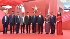 Phó Thủ tướng Mai Văn Chính đón đoàn lãnh đạo cấp cao Đảng, Nhà nước Lào và Campuchia thăm Triển lãm Thành tựu đất nước