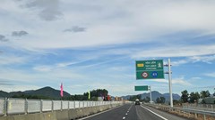 Những quy định về cảnh báo an toàn trên cao tốc, tài xế cần biết