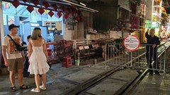 Khoảng cách… ở “phố đường tàu”